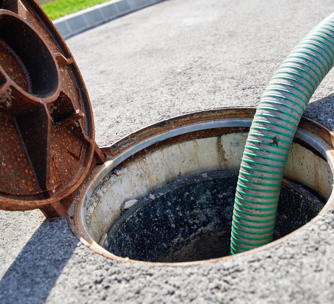 Откачка септиков Канализационный люк